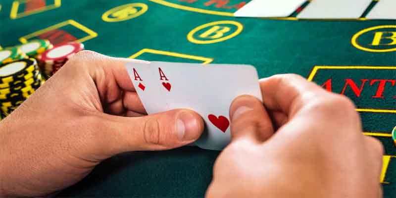 Các chiến thuật đặc sắc nên biết khi chơi Poker
